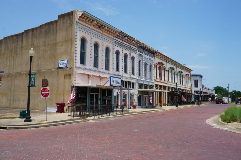Clarksville_June_2018_19_(Broadway_Street)